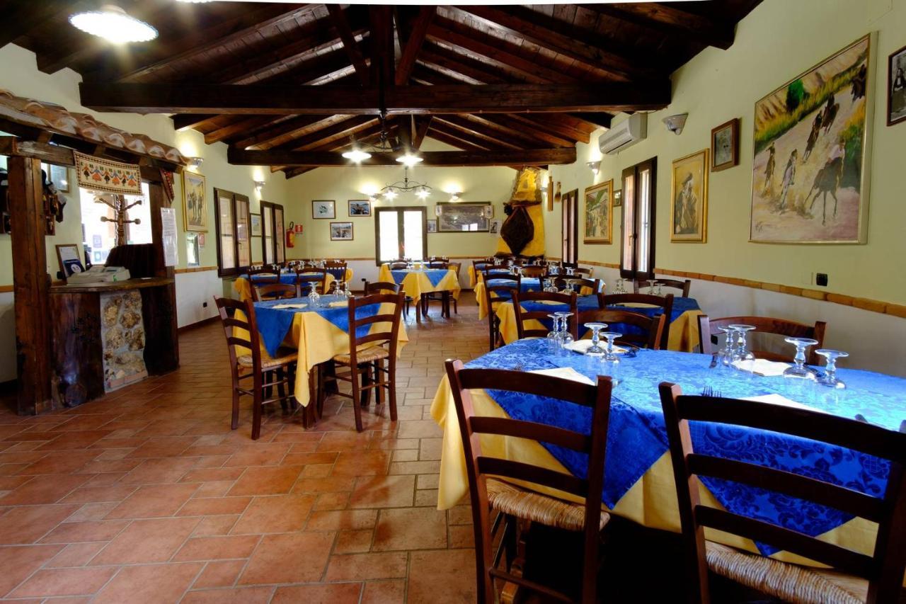 Hotel Il Nido Dell'Aquila Villanova Strisaili エクステリア 写真