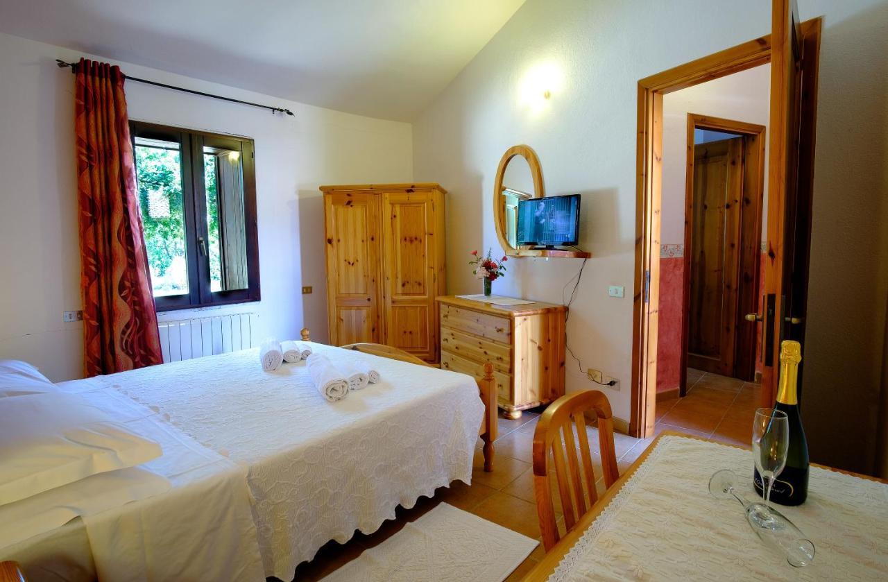 Hotel Il Nido Dell'Aquila Villanova Strisaili エクステリア 写真