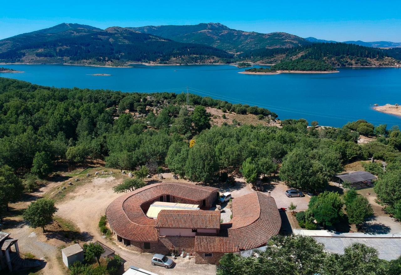 Hotel Il Nido Dell'Aquila Villanova Strisaili エクステリア 写真