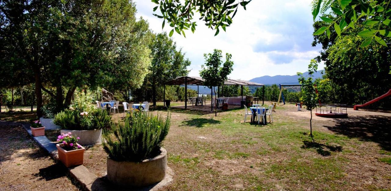Hotel Il Nido Dell'Aquila Villanova Strisaili エクステリア 写真