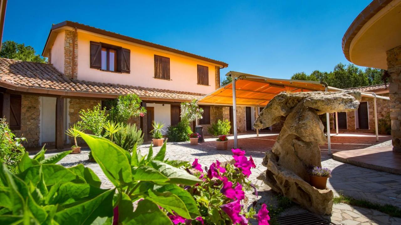 Hotel Il Nido Dell'Aquila Villanova Strisaili エクステリア 写真